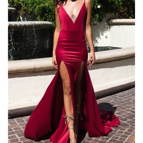 Izabelle gown - Picture 3 of 3